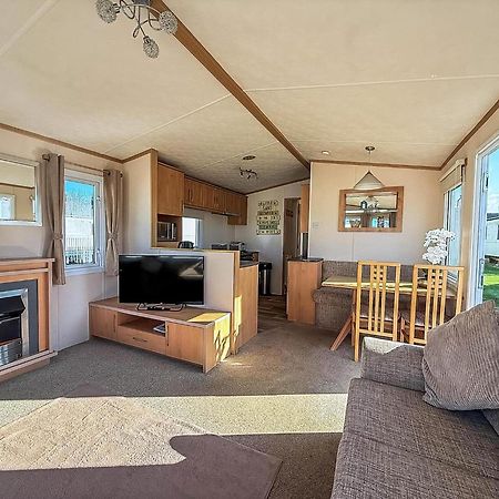 Lovely 6 Berth Caravan For Hire At Manor Park In Hunstanton Norfolk Ref 23044S Dış mekan fotoğraf