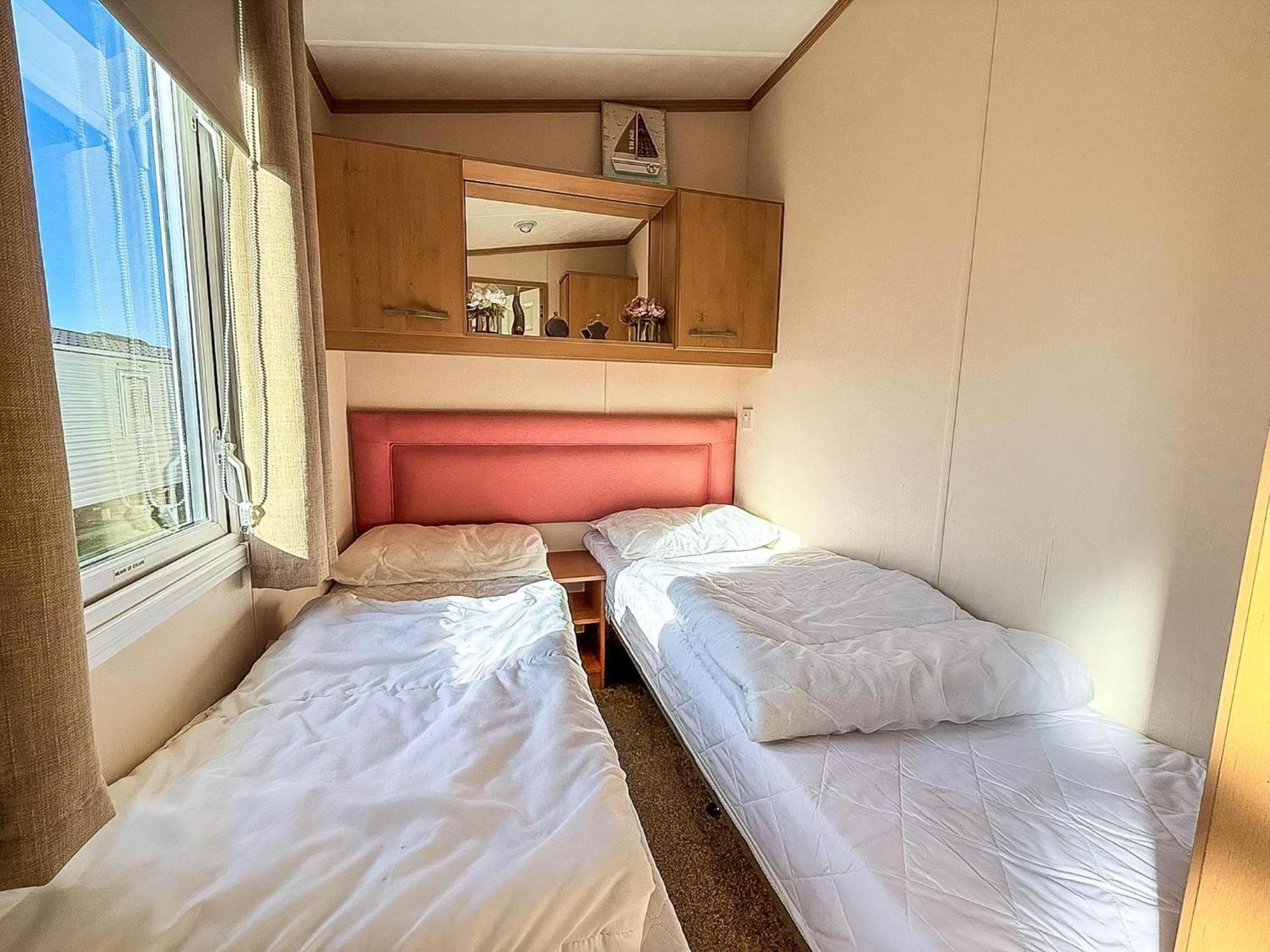 Lovely 6 Berth Caravan For Hire At Manor Park In Hunstanton Norfolk Ref 23044S Dış mekan fotoğraf