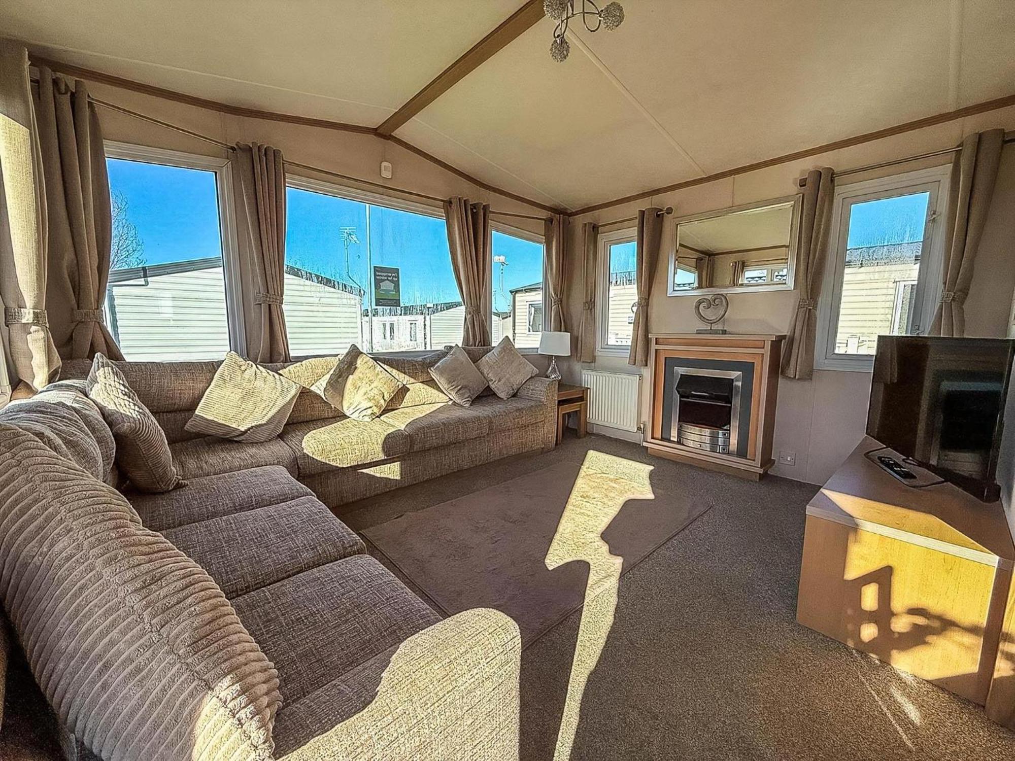 Lovely 6 Berth Caravan For Hire At Manor Park In Hunstanton Norfolk Ref 23044S Dış mekan fotoğraf